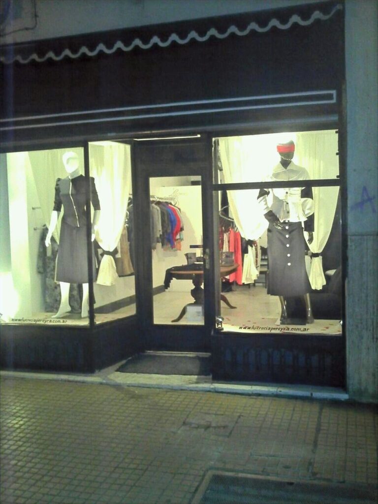 VISUAL MERCHANDISING