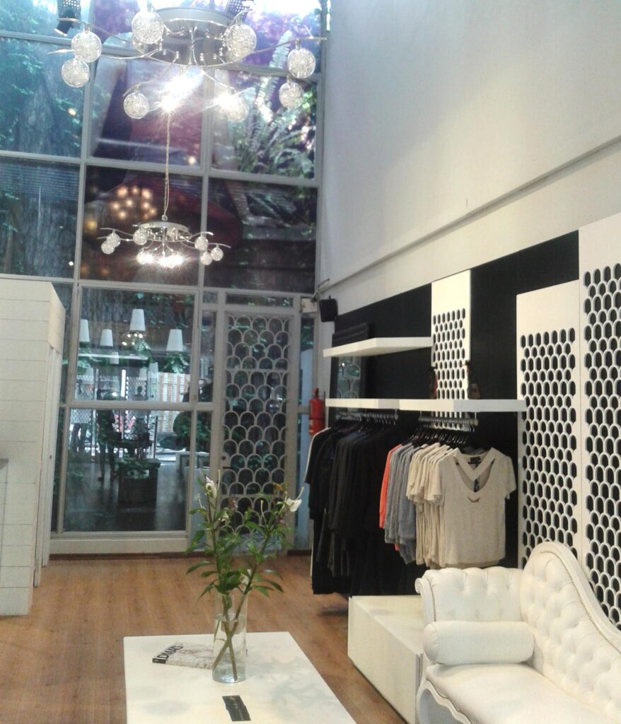 VISUAL MERCHANDISING